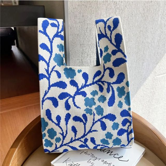 Elegant Vine Pattern Handbag